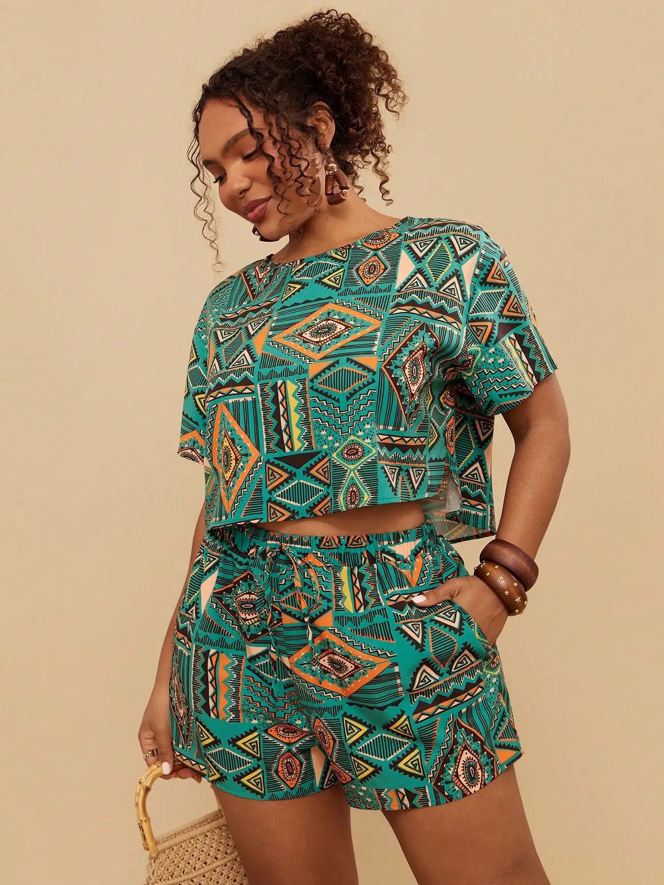 

Boho Two Piece Set Women Summer Crop Top And Shorts Geometric Print Casual Vacation Outfit
