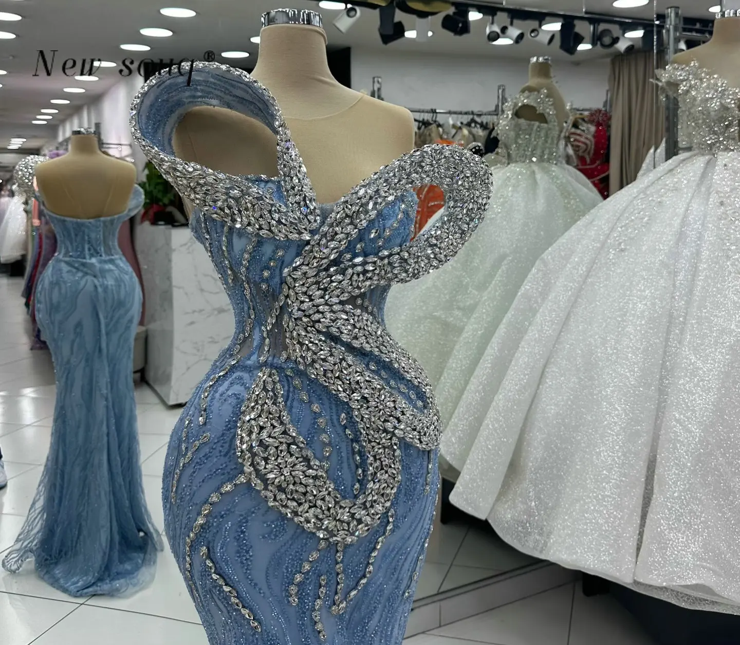 فستان أزرق طويل للحفلات مع كريستالات لامعة مخصص أنيق حورية البحر للفتيات الأفريقيات بدون أكمام فساتين رقص مسائية لحفلات الزفاف