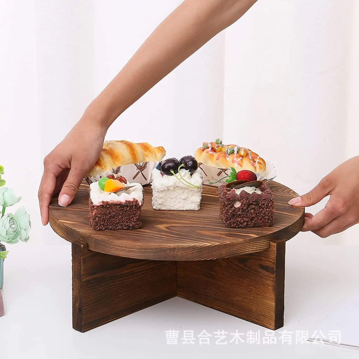 Desktop circular wooden cake plate base