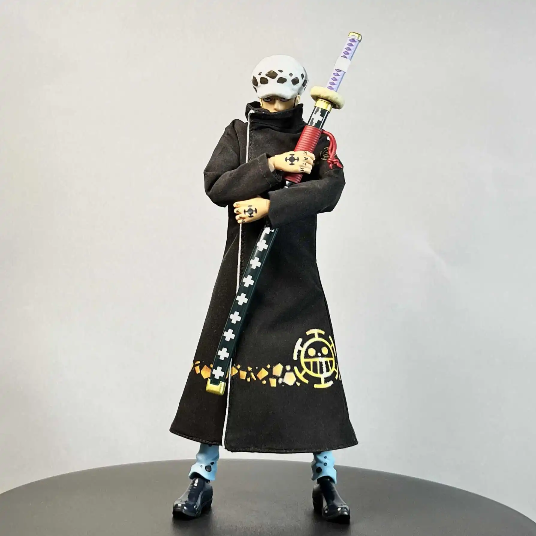 SHF Handmade Death Surgeon Trafalgar D. Water Law Black Coat Windbreaker Cape Fit Action Figures Body Model