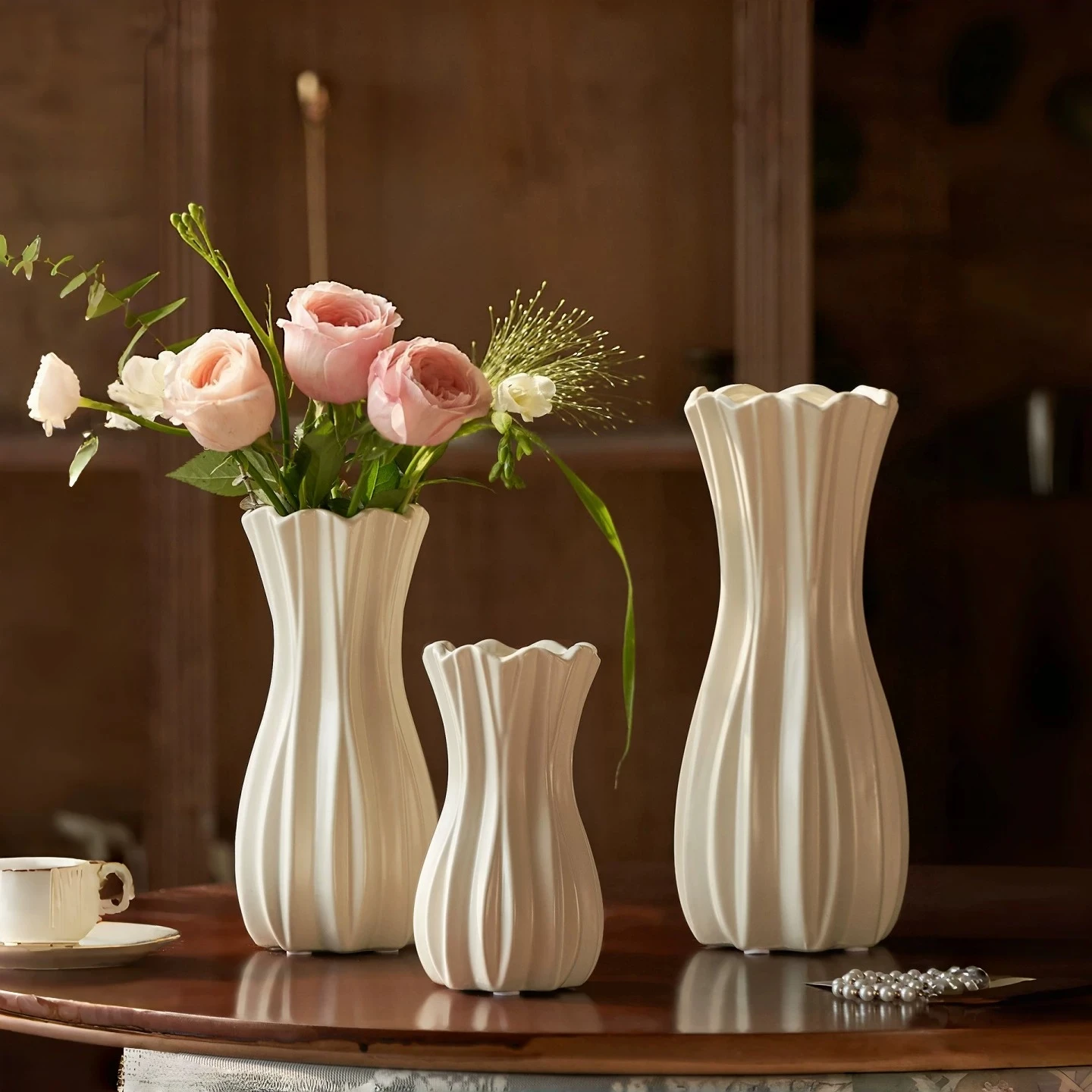 Creative Ceramic Vase Cream Style Ornament for Living Room Flower Arrangement Hydroponic Flowers Home Dining Table Decoration