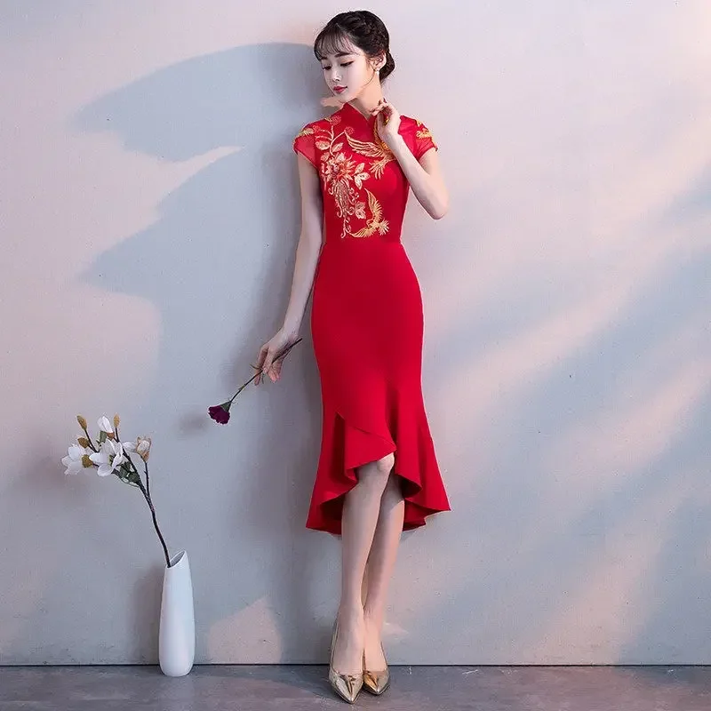 

Red Mermaid Wedding Dress Elegant Traditional Evening Gown Cheongsam Dress Sexy Long Qipao Embroidery Bridesmaid Dresses Wine