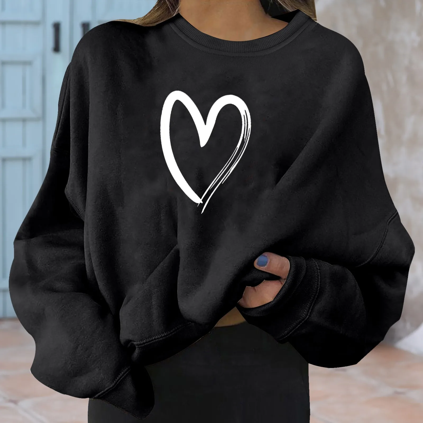 

Women Autumn Clothes Fashion Love Heart Print Long Sleeve Crewneck Loose Pullovers Tops Harajuku Streetwear Hoodless Sweatshirts