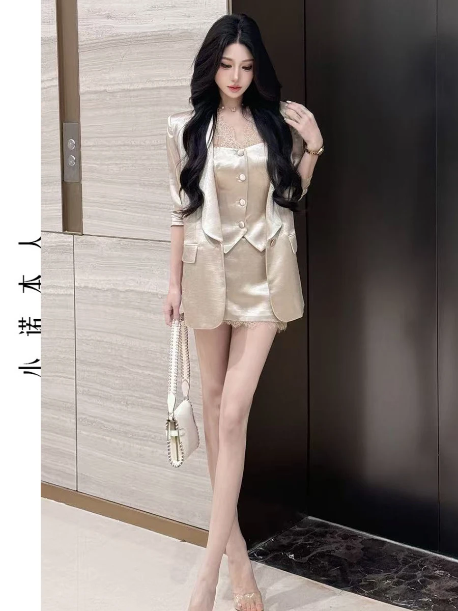 

Elegant Tailored Suit Jacket Women's Waist-Cinching Slimming High Waist Short Skirt Set Fashionable Spring Outfit Polyester F...