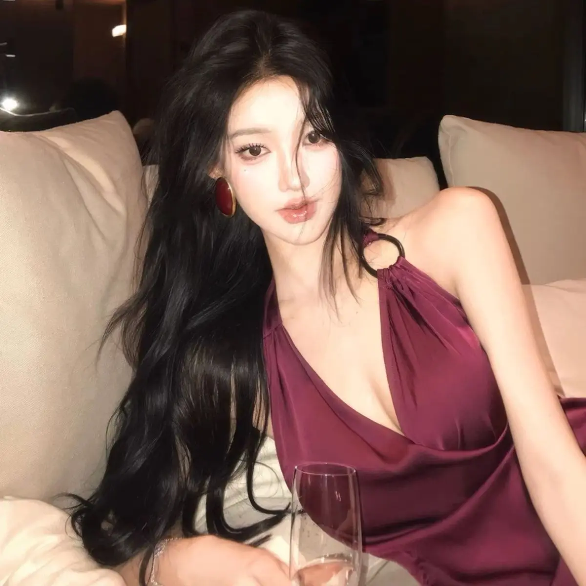 セクシーなVネックサテンホルターネックバースデーパーティー乾杯用イブニングウエストシェイプドレス