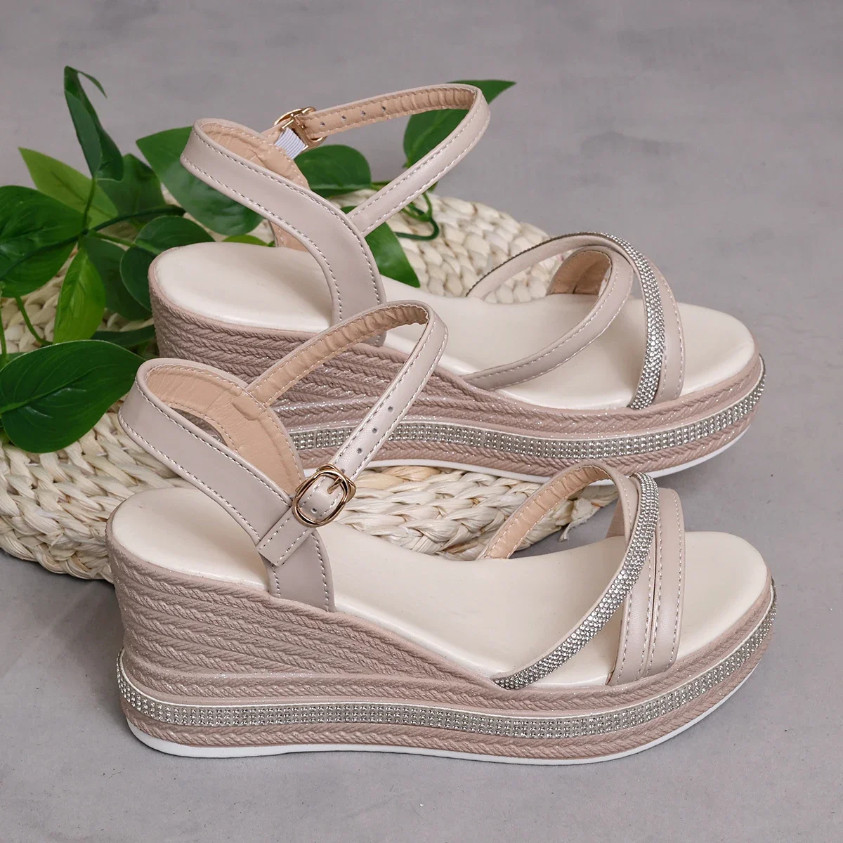 

Женские сандалии на платформе, новый стиль, женская обувь на танкетке с круглым носком, модная спортивная повседневная обувь с перекрестным ремешком на высоком каблуке, Zapatos De Mujer