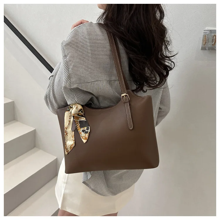 Modische, stilvolle Seidenschal-Einkaufstasche, Umhängetaschen mit geräumigem Fassungsvermögen, elegante Unterarmtasche, vielseitige Pendelhandtasche für Damen – Detail 8