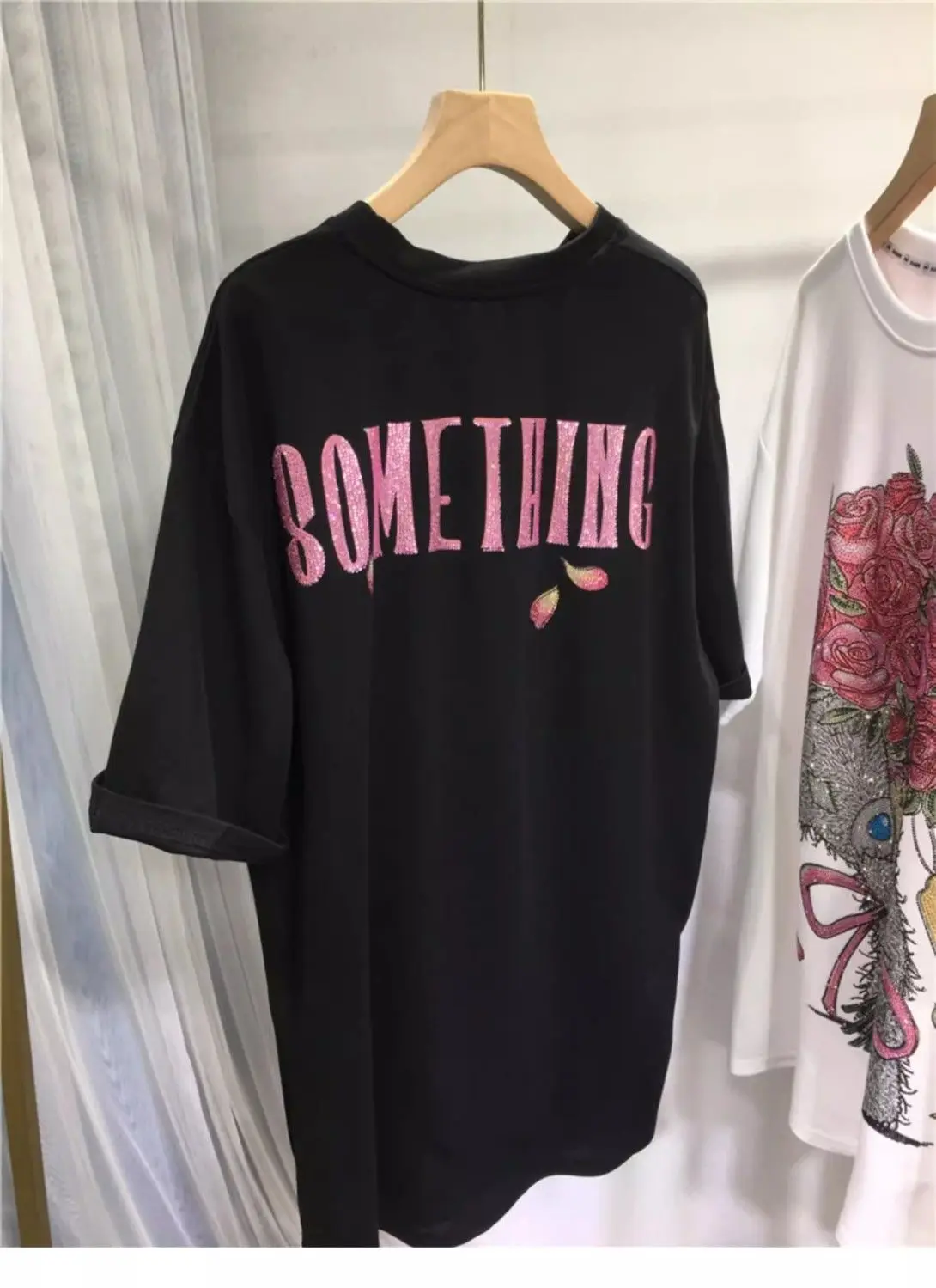 L-4XL Plus ขนาดลําลอง T เสื้อผู้หญิง Florals Rhinestone ฤดูร้อนแขนสั้นหลวม Tops เสื้อผ้าสตรีана Ж