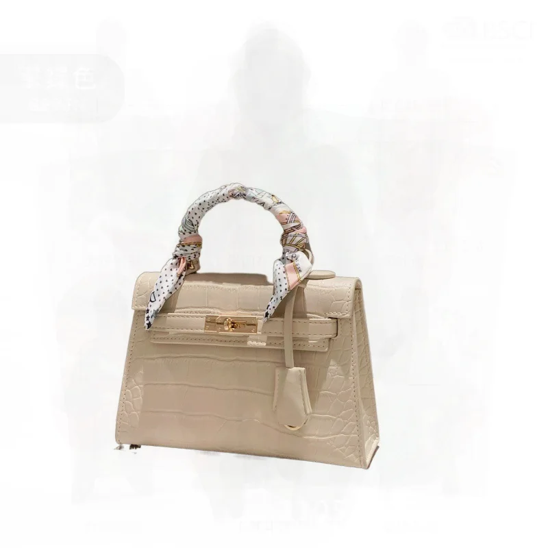 حقيبة يد نسائية فاخرة من كيلي خفيفة مع وشاح حريري سروال قصير وردي #1