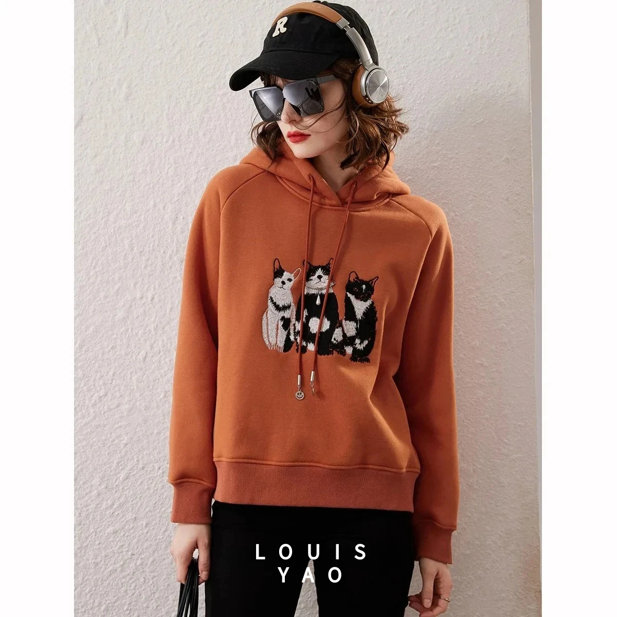LOUISYAO Plush Long Sleeve Loose Women's Hoodies 2025 Winter Sweatshirts Cute Cat Embroidery Drawstring Hooded Pullover Tops