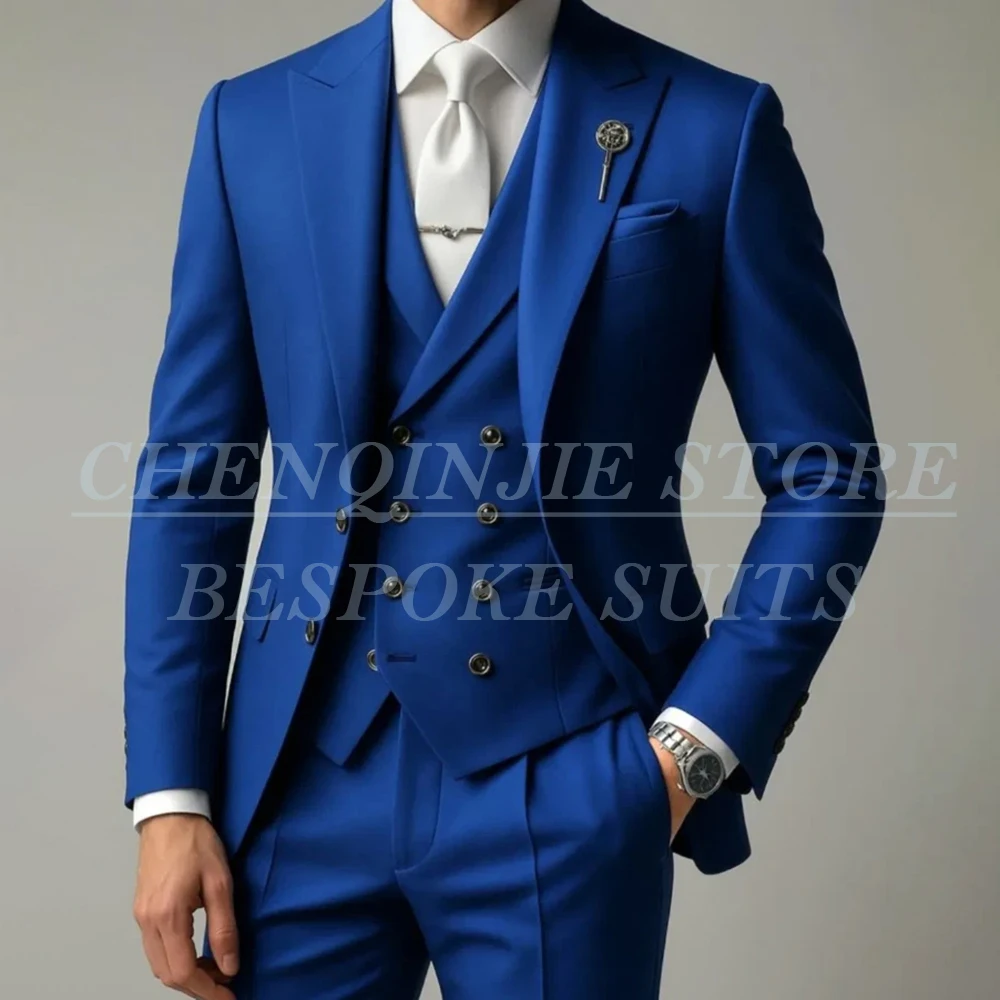 

High Quality Customzied Men's Suits Fashion Blue Single Breasted Peak Lapel Slim Fit 3 Piece Jacket Pants Vest Wedding Outfits