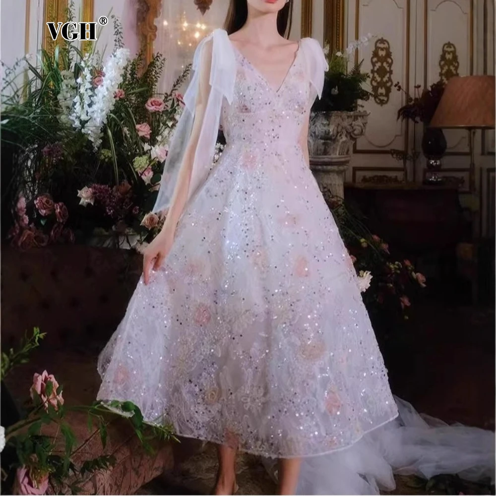 

VGH Luxurious Spliced Embroidery Sequin Dresses for Women V Neck Sleeveless Patchwork Lace Up High Waist Evening Dress Female