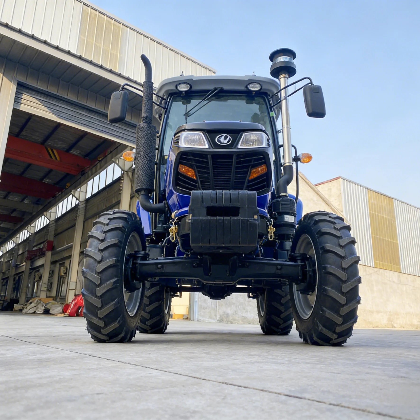 Trattore 804 da 80 CV con cabi - Agriculture Farming Services recensione e prezzo