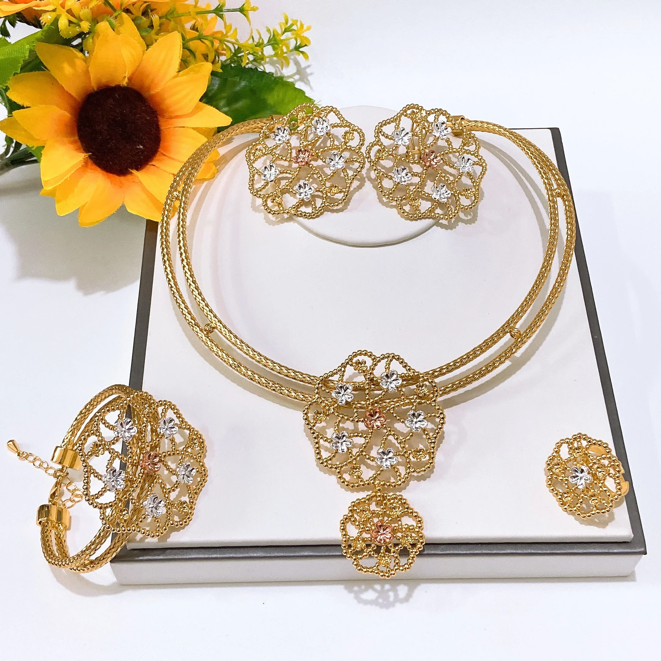 

Модный комплект ювелирных изделий в виде трехцветного цветка со скелетом, массивное очаровательное ожерелье, браслет, серьги, кольцо, 4 шт., ювелирные изделия