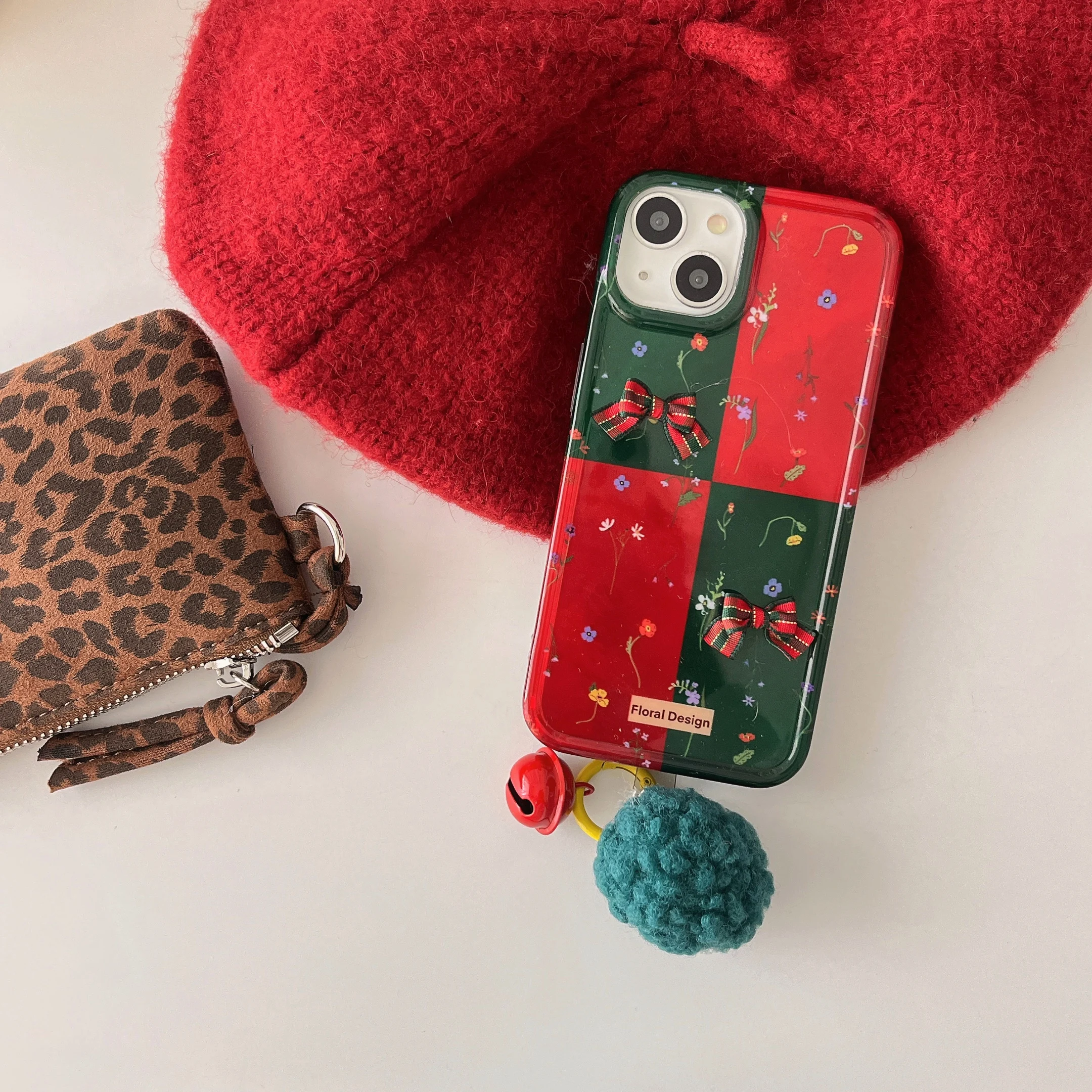 Christmas INS Red & Green Splicing 3D Bowties with Fluffy Dangle Phone Case for iPhone 16 15 14 13 Pro Max Back Phone Cover Capa