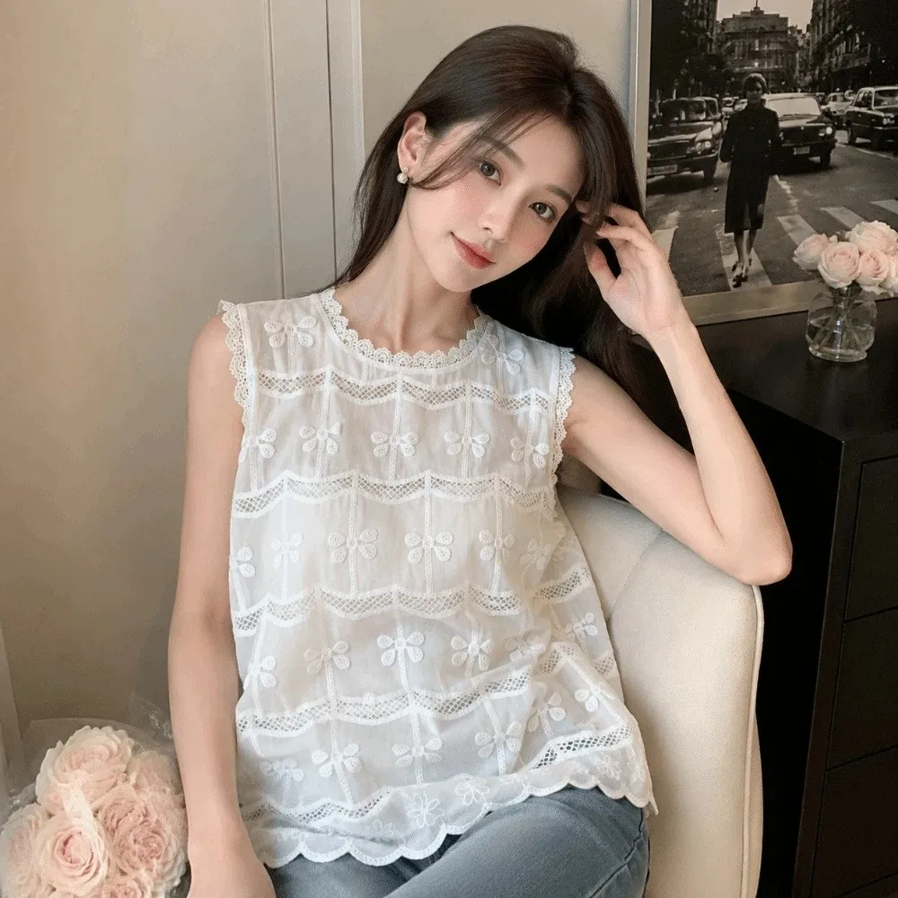 Round Neck Lace Embroidery Vest Breathable Hollow Out Lace Splicing Top Loose Patchwork Sleeveless T-shirts Youthful Fashion