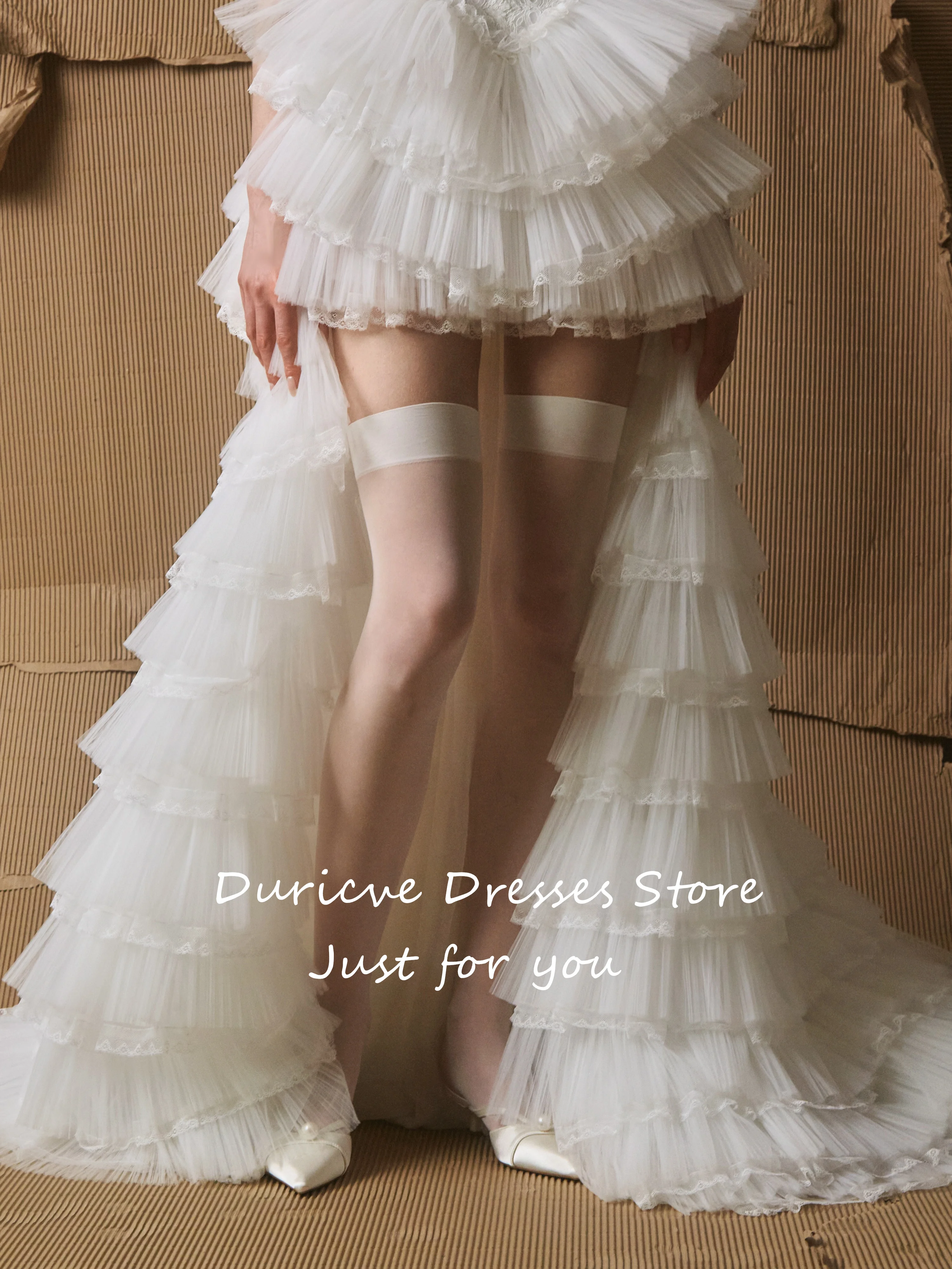 Duricve Customized Tulle Wedding Dresses with Tiered Ruffles Lace Applique Halter Sleeveless Princess Beach Bridal Gowns