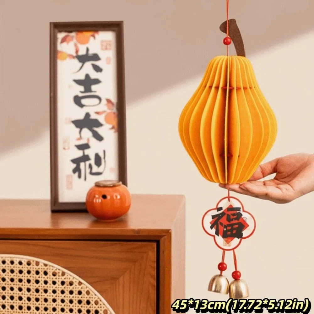 

Red Felt New Year Decoration Small Lanterns Creative Design Lucky Charm Gourds Shape Wall Hanging Chinese Traditional Decoration