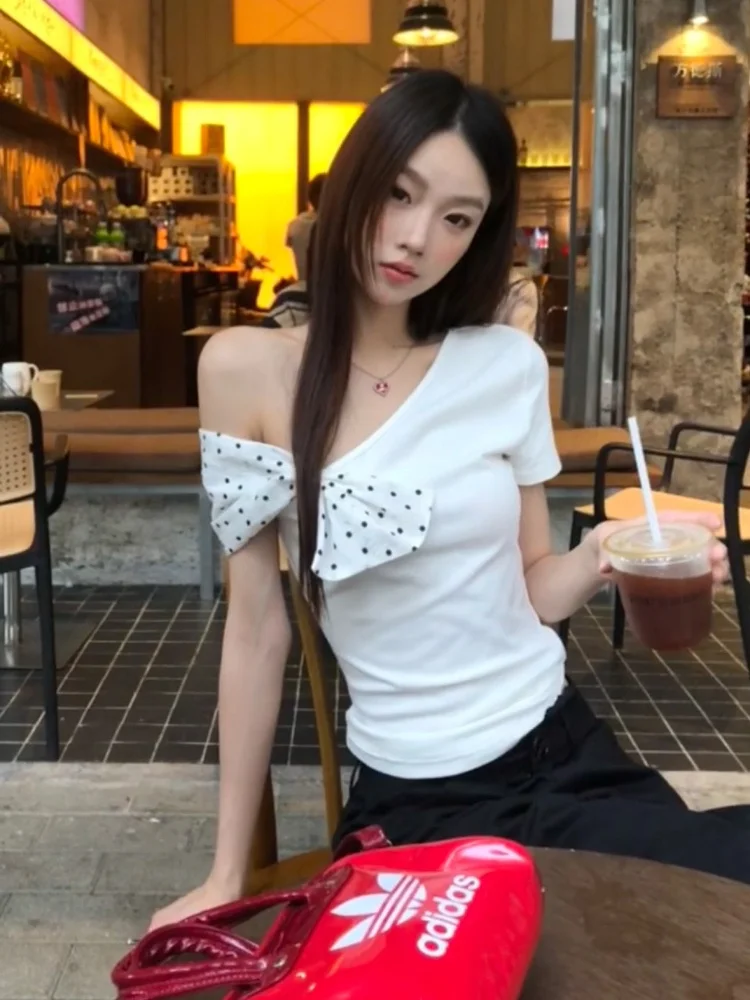 

Белая футболка в горошек с узлом, приталенная, с коротким рукавом, в корейском стиле, летняя, сексуальная, для создания образа Pure Desire, легкая, модная, женская