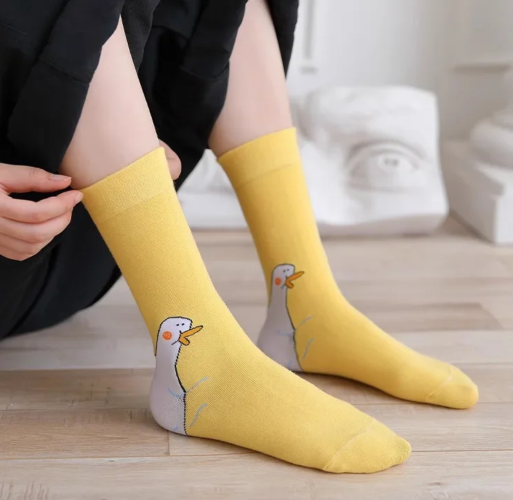 1 Pairs Cartoon Women Socks Fashionable And Versatile Cute Design Funny Goose Breathable Soft Comfortable Women Casual Socks﻿