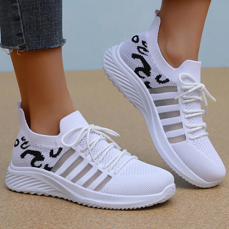 

Женская обувь, новинка 2024, белые туфли, дышащая спортивная обувь с сеткой, модная и универсальная повседневная обувь на одну ногу