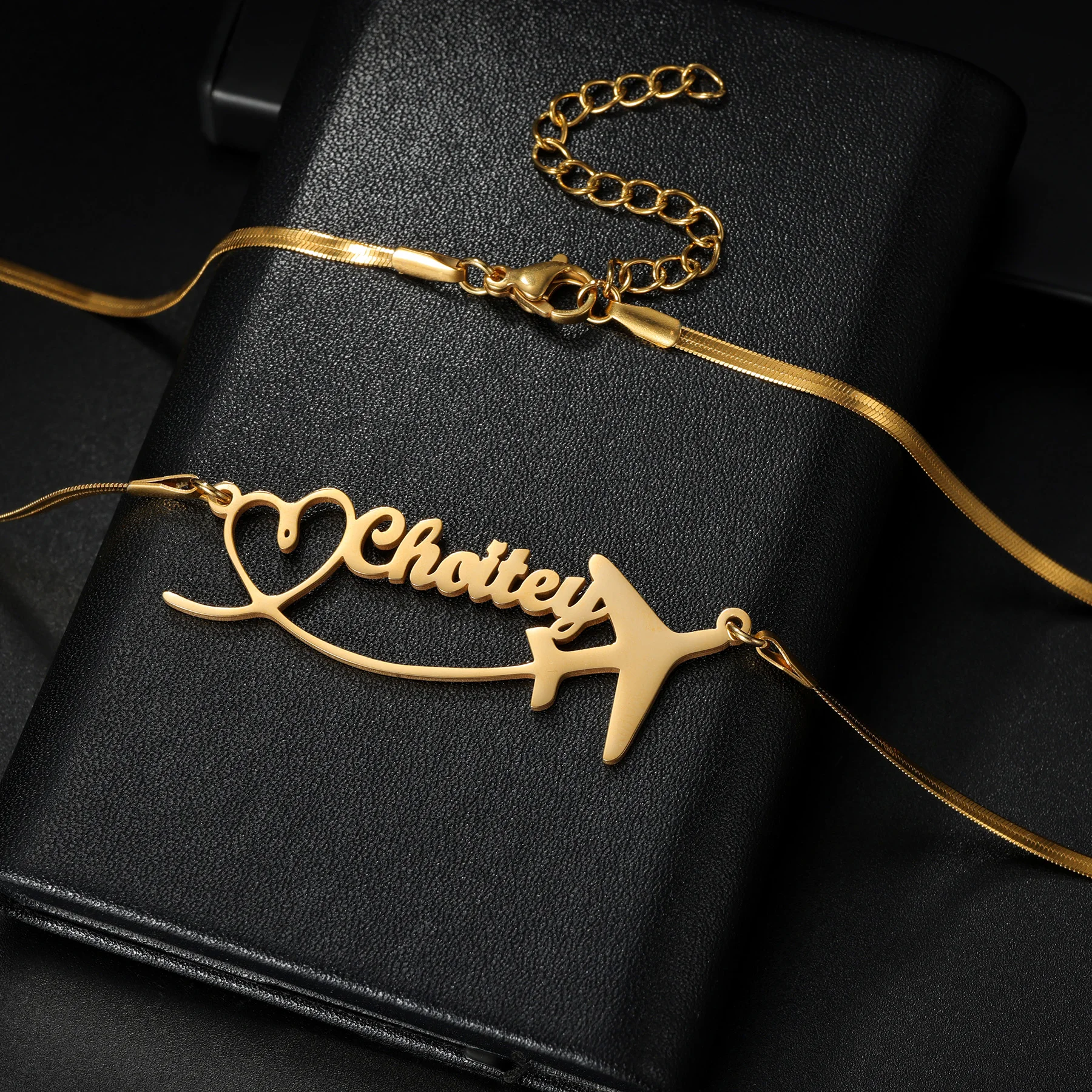 Collar personalizado con nombre para mujer con avión, colgante de avión de corazón personalizado de acero inoxidable, regalo de joyería de cumpleaños