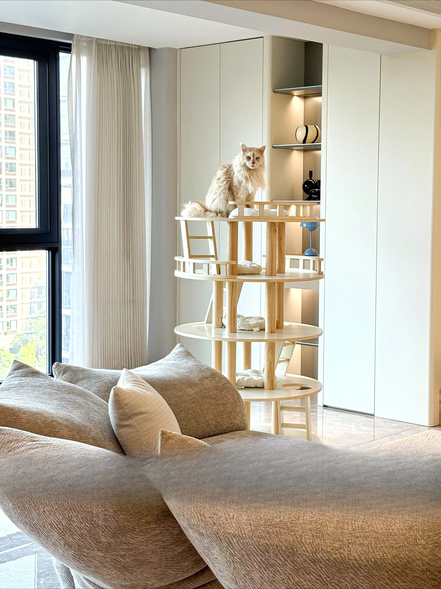 nest c at tree integrated multi-layer all solid wood ca t frame cat villa paint surface is easy to take care of