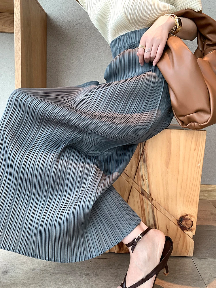 YUDX 2025 Women's Pleated Maxi Skirt High Waist Vertical Stripe Gray Blue Long Skirt Casual Daily Fashion Comfortable Wear