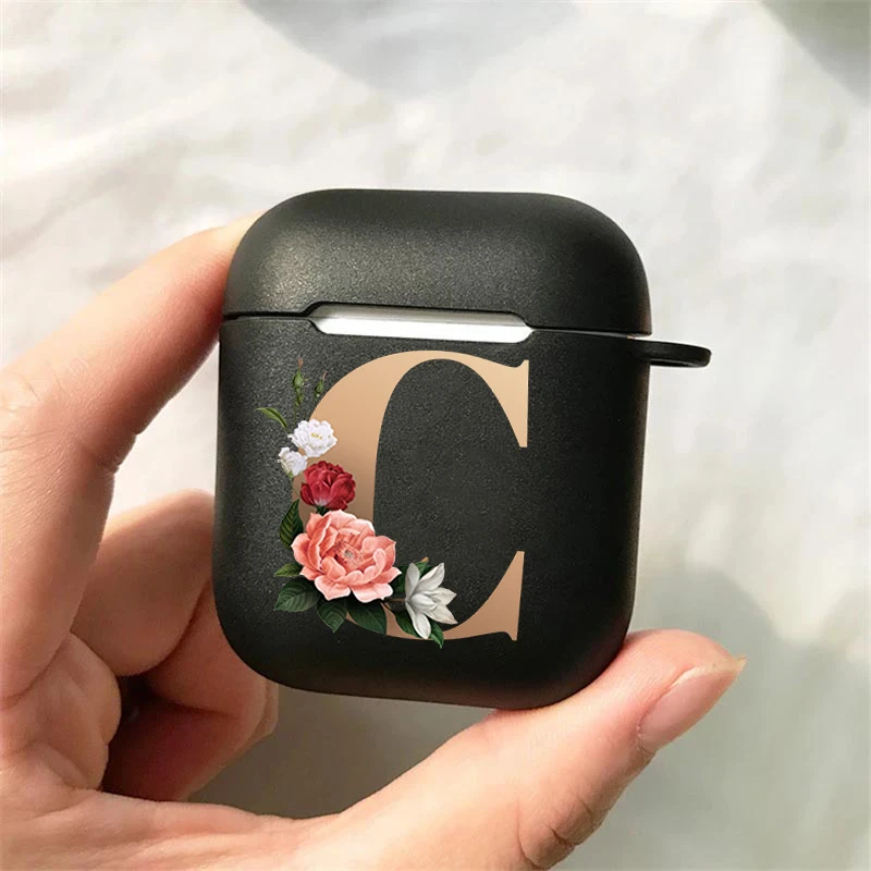 حافظة سماعة أذن AZ بأحرف أولية لصندوق شحن Apple لأجهزة AirPods1 2 34Pro حافظة بلوتوث لاسلكية سوداء على شكل زهرة أبجدية ذهبية