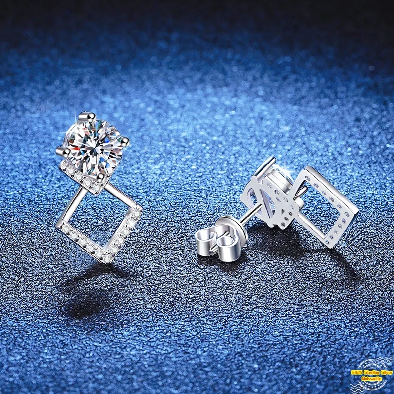

2.0ct Moissanite S925 Silver Stud Earrings for Women Plated Platinum Rhombus Pattern Ear Stud Lover Gift Jewelry Wholesale