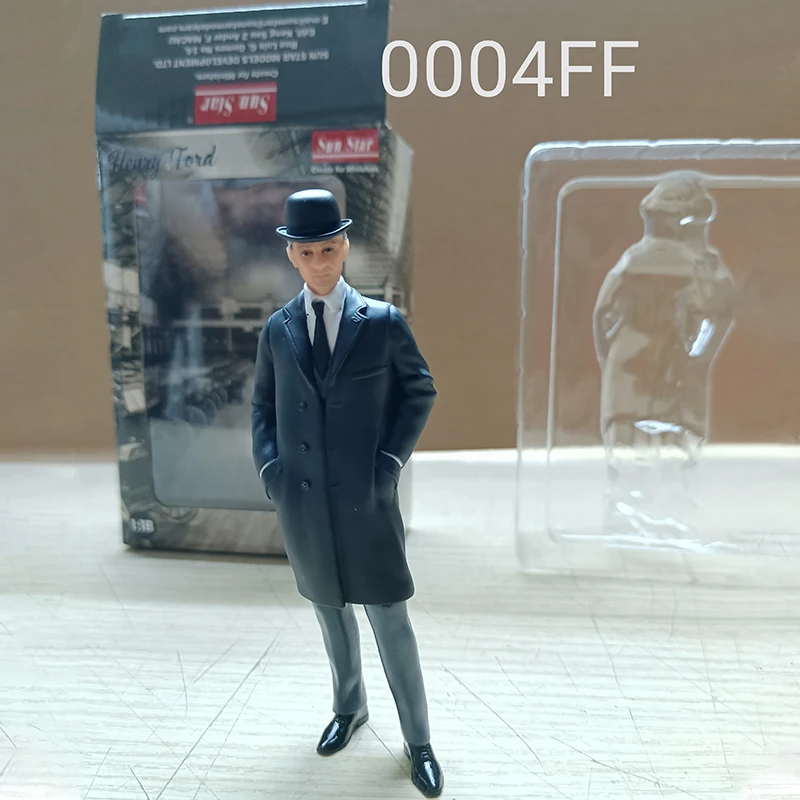 

Sunstar 1:18 Scale 0004FF Simulation Resin Figure Model Static Display Collectible Toy Gift Souvenir Decoration