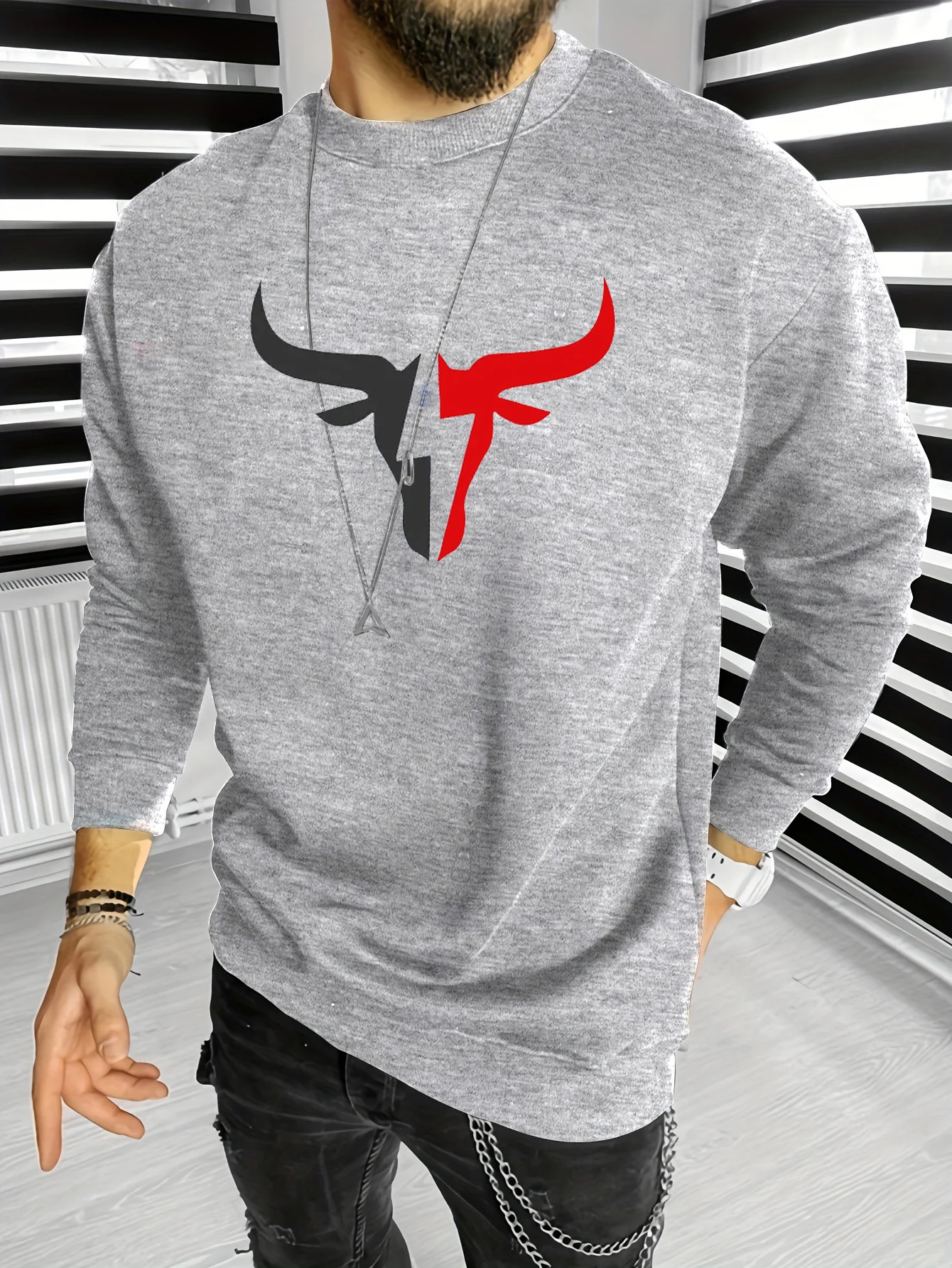 Men's autumn and winter casual fashion loose bull pattern printed wool pullover sweater long sleeved round neck sports shirt