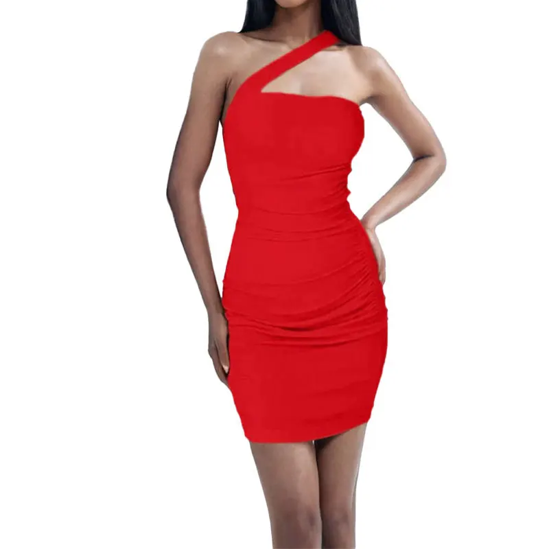 2025 봄/여름 새로운 스파이스 소녀 스타일 비스듬한 어깨 슬림 기질 가방 엉덩이 오프 어깨 패션 여성 짧은 드레스