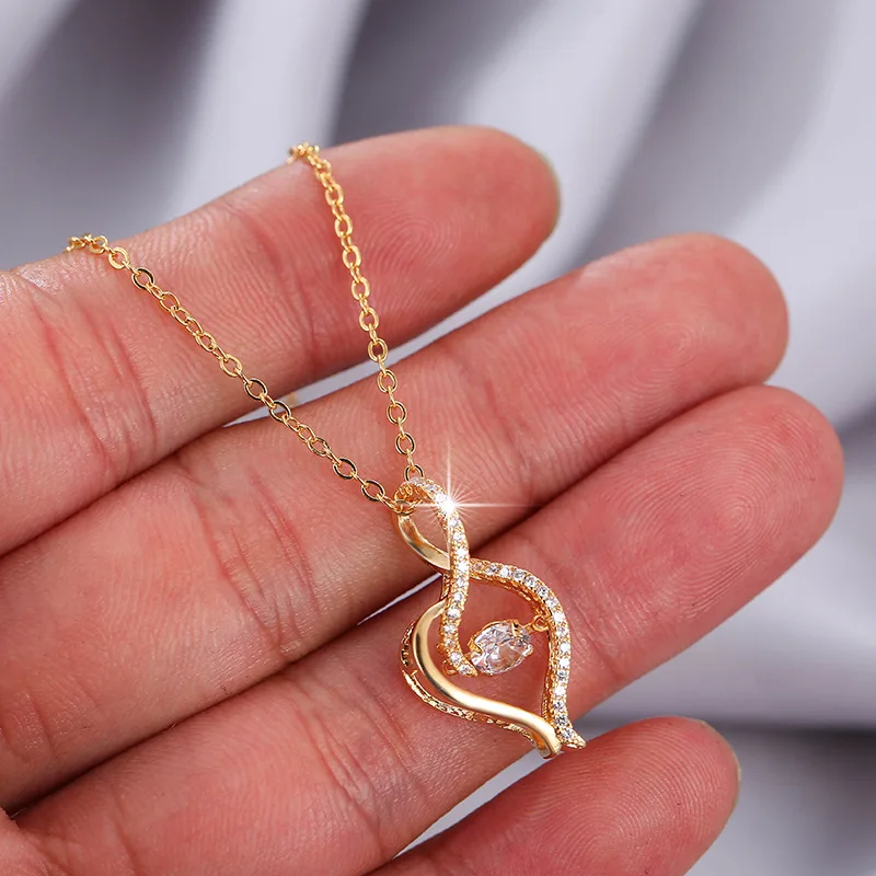 Peach heart moving fashion snowflakes collarbone chain pendant beating heart necklace