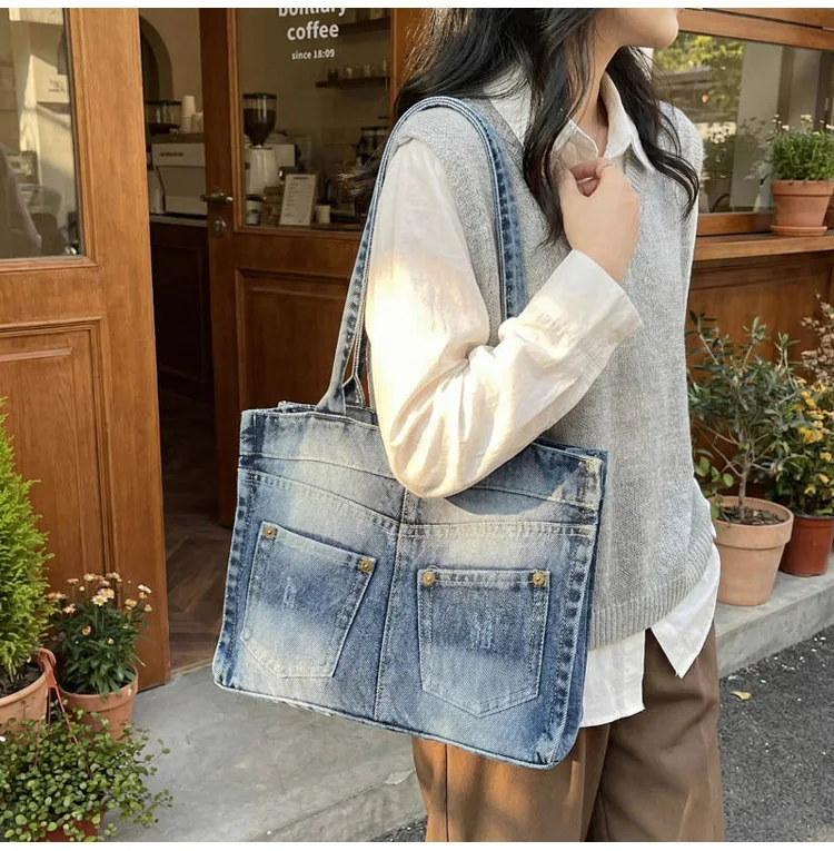 Women's Large-Capacity Genuine Leather Bag: Relaxed, Casual Style; Versatile Crossbody Bag for Daily Commuting; Durable