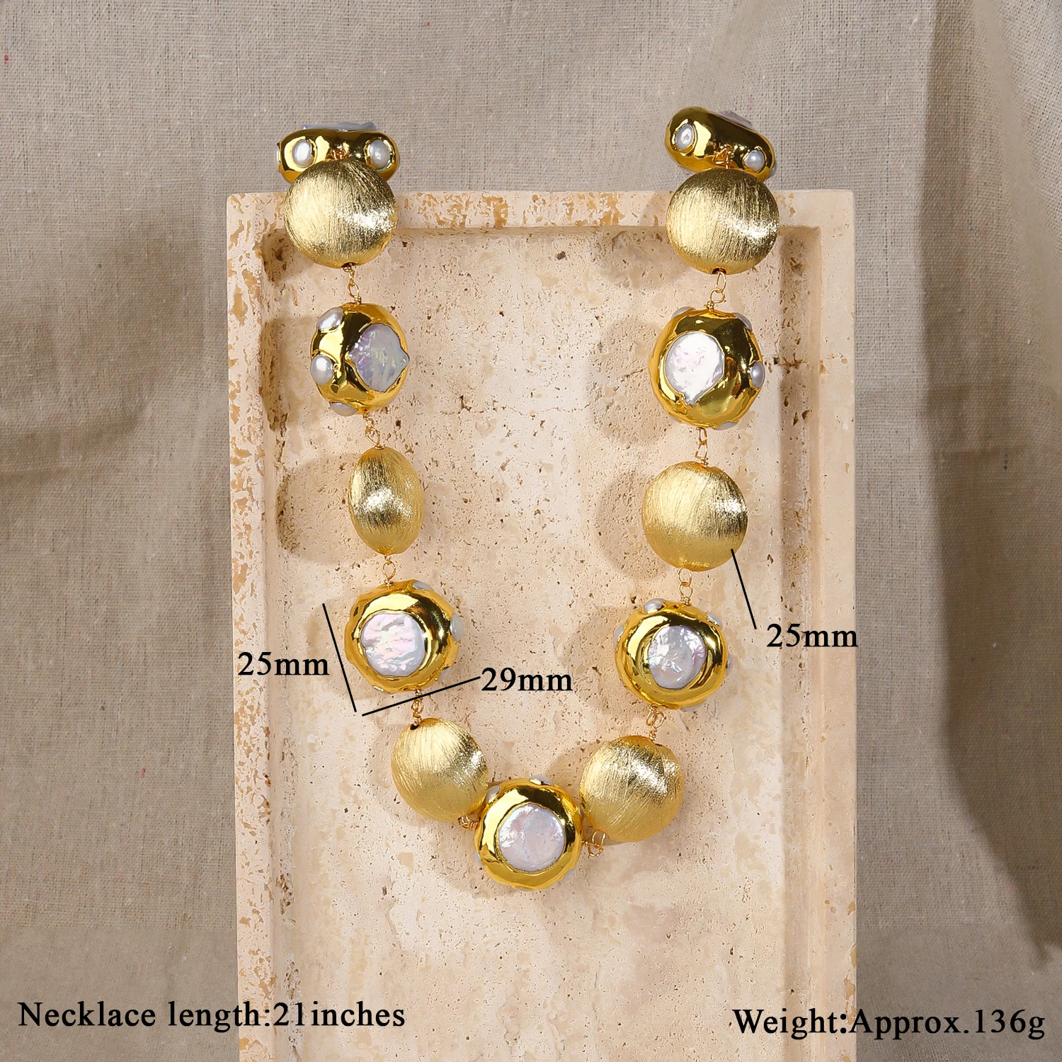 Daily Wear Natural Freshwater Pearl Necklace with 18K Gold Plated Copper Round Charm Fashion Fancy Jewelry for Friends Gifts
