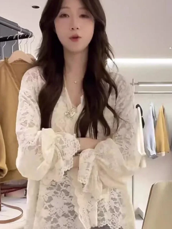 

Korean Sle Lace Hollow Long Sve irt Women's Soft Personali Loose V-ne Inner Wear Top Commute Sle Autumn 2025