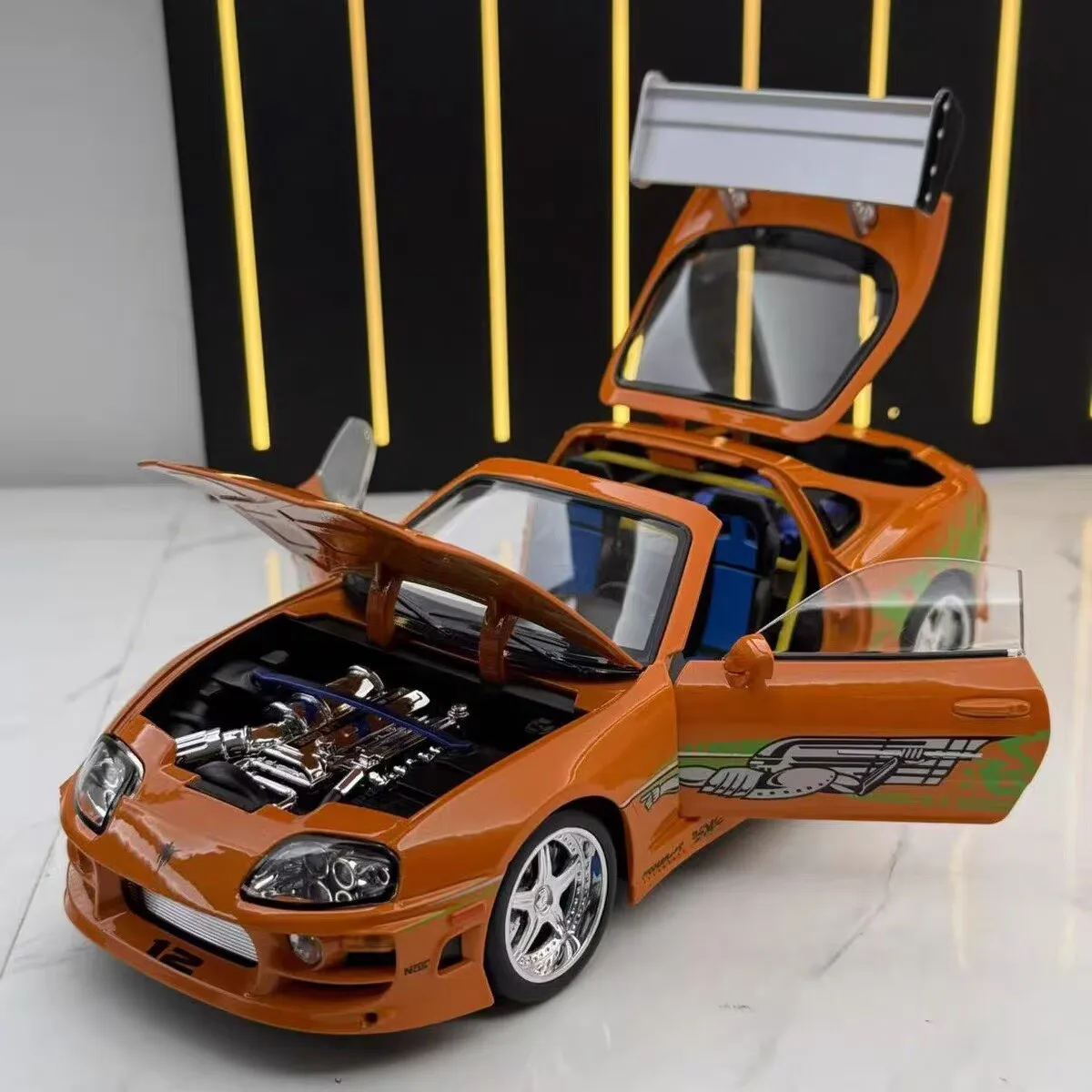 1:24 1995 Supra A80 MK4 Model Samochodu Sportowego z Filmu, Odlew Metalowy, Klasyczny Model Samochodu Wyścigowego na Torze, Dźwięk, Światło, Prezent dla Dzieci