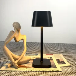 Cordless LED Metal Table Lamps For Indoor Bar Hotel Camping Light Touch Rechargeable Lampada da tavolo Acrylic Decor wireless