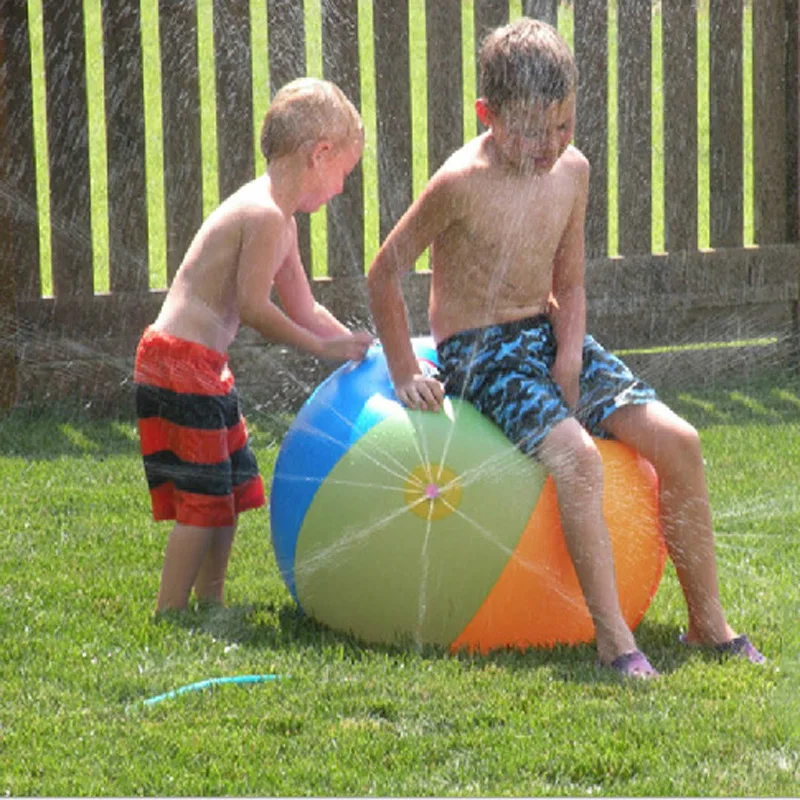 Letni tryskacz z dmuchaną kulą wielka tęcza na zewnątrz, zabawki wodne rozpyloną wodą piłka plażowa do zabawy na świeżym powietrzu dla chłopców