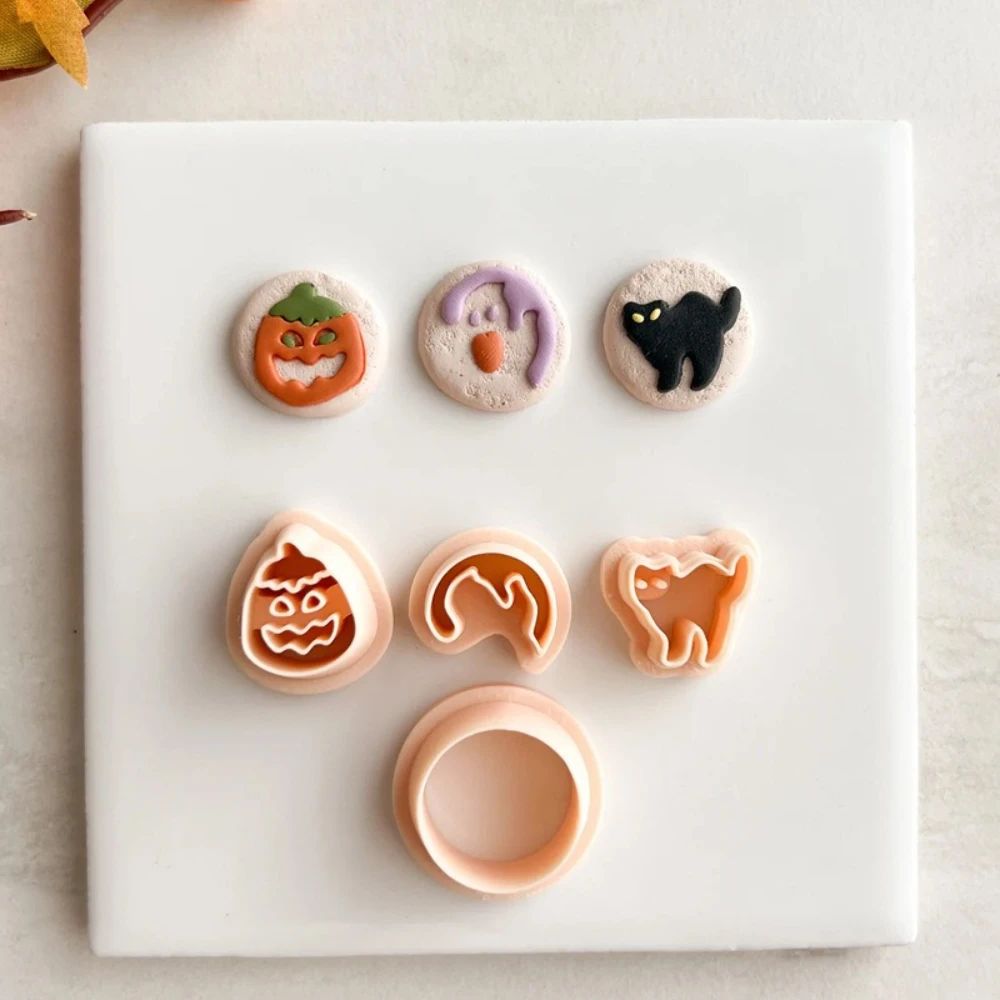 

Halloween Cookie Cutters Baking Mold Originality Halloween Cookie Rice Ball Mold Plastic Removable Baking Mold Set