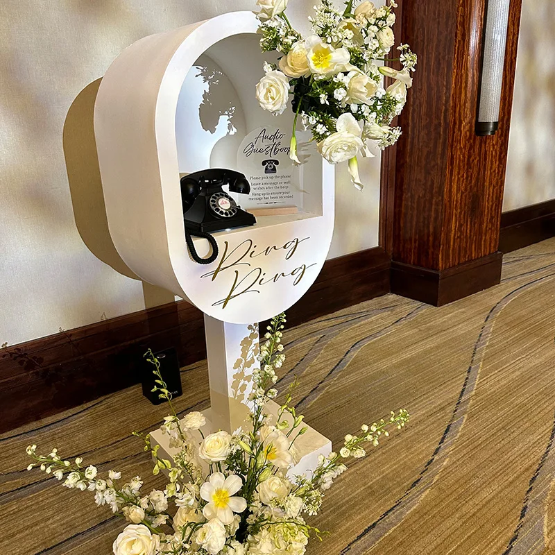 كشك الهاتف لتزيين حفلات الزفاف مع زهور قابلة للإزالة