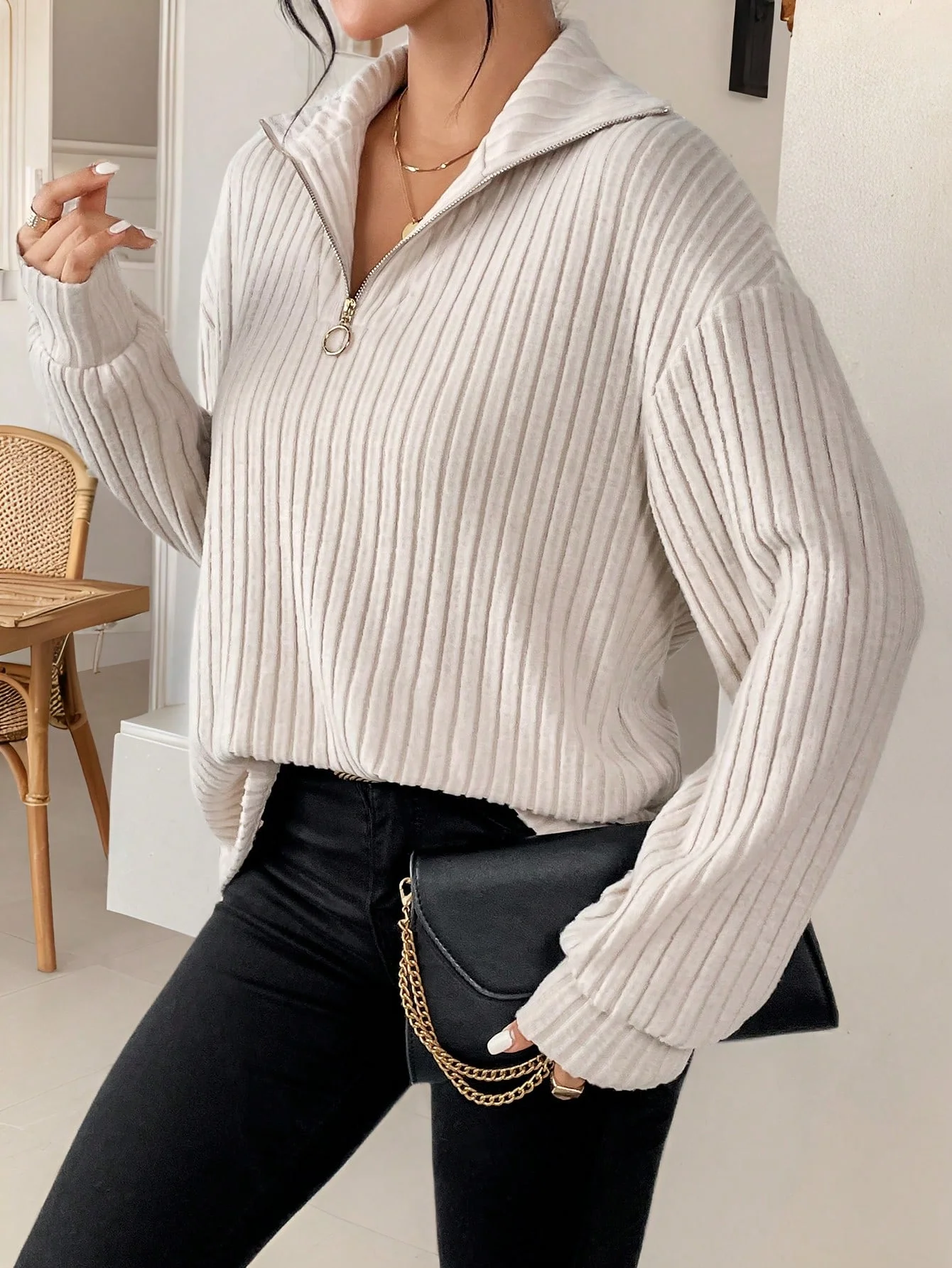 New zipper lapel sweater and knitted sweater for women in autumn and winter 2025, loose outerwear and stylish base layer