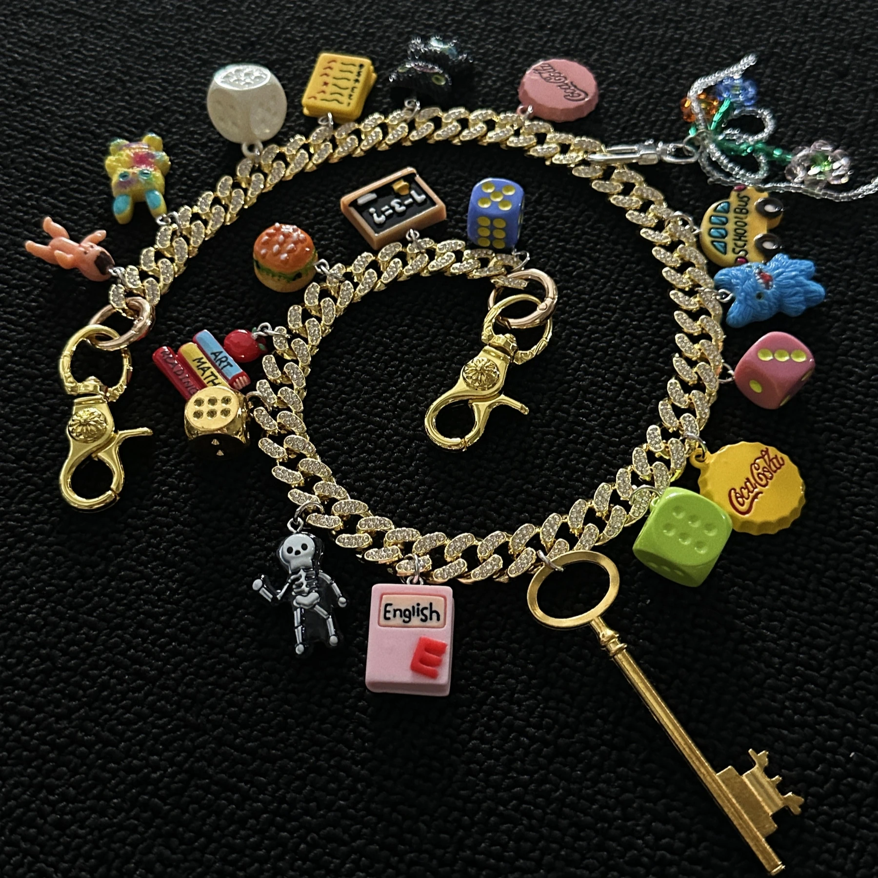 Dopamin-inspirierter kubanischer Kettengürtel mit goldenen Strasssteinen, Promi-Laufsteg-Modeaccessoire und Schlüsselanhänger mit mehreren Nieten – Detail 5