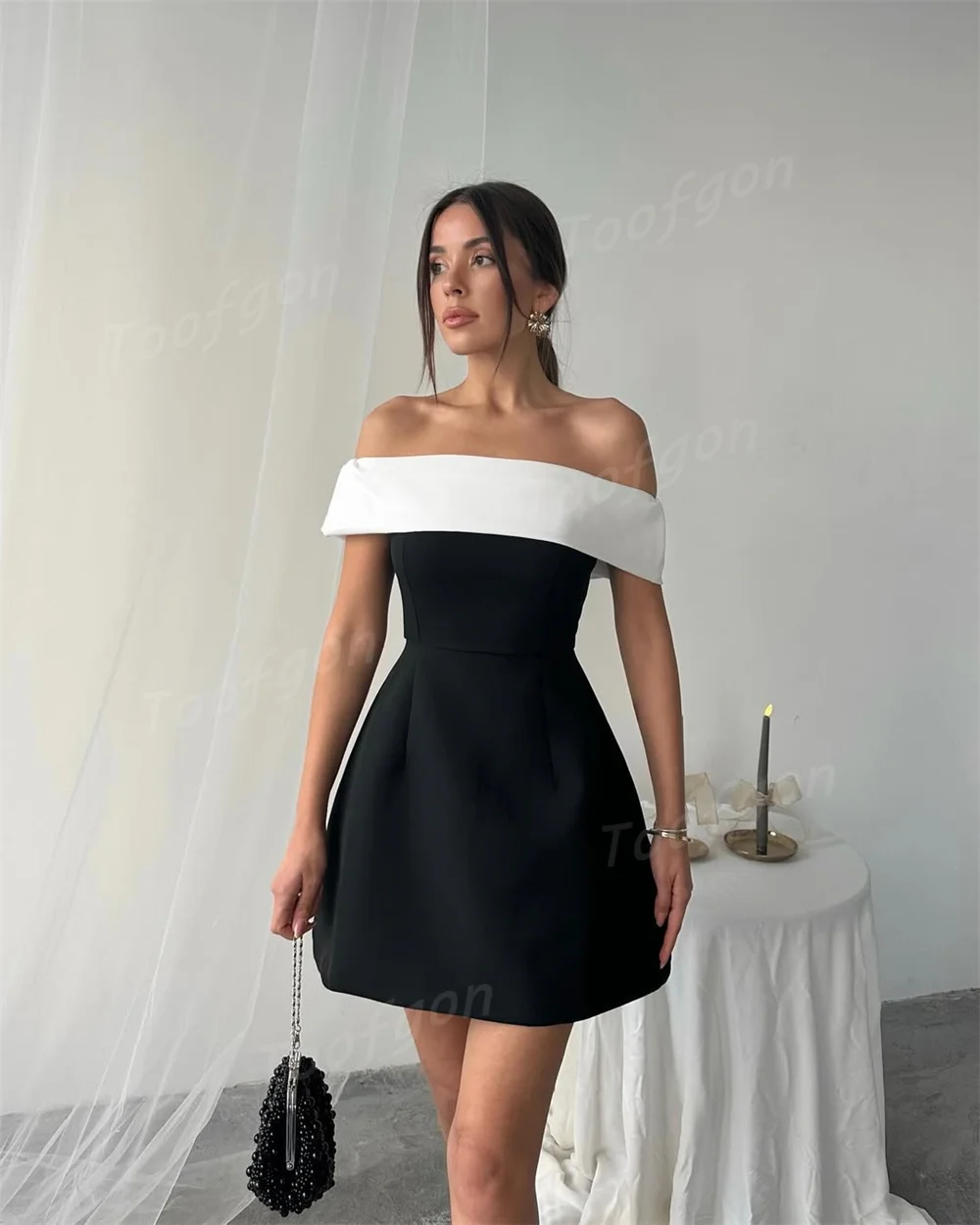 Toofgon قارب الرقبة قصيرة البسيطة حفلة موسيقية فساتين أسود أبيض قبالة الكتف عارية الذراعين ثوب العودة للوطن مخصص حزب فتاة فستان رقص
