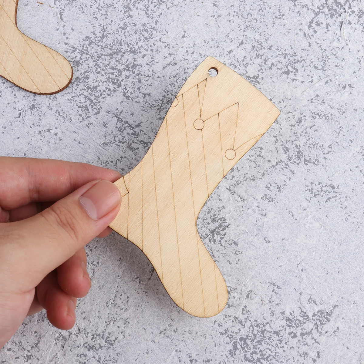 

20Pcs Wooden Hanging Pendant Xmas Decoration Christmas Tree Ornaments DIY Craft Wooden Decorations for Holiday Party