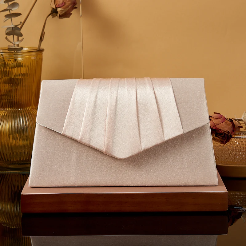 

New pleated simple dinner bag with chain shoulder crossbody bag European and American fashion women's party clutch storage bag