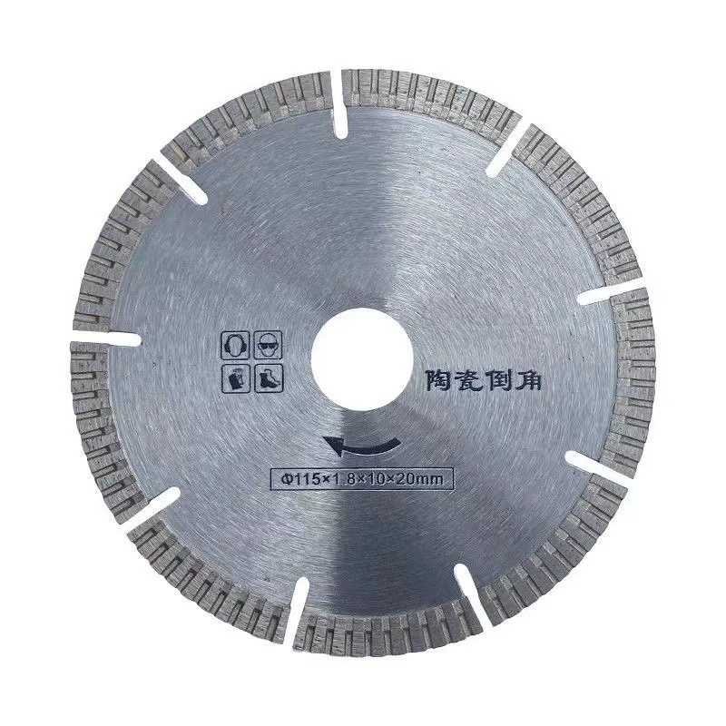 

115 режущих лезвий для прямой резки и снятия фаски, с защитным кожухом, обеспечивающим разделение шлака и воды.