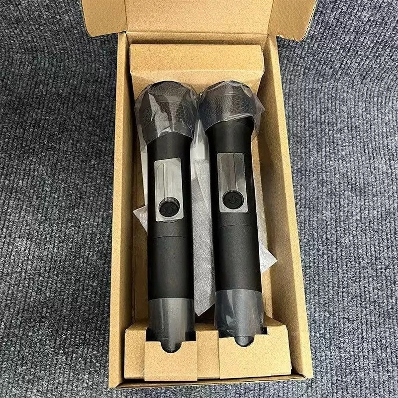 Wireless Dual Microphone UHF Dual Channel Wireless One To Two Microphone Suitable for KTV Stage
