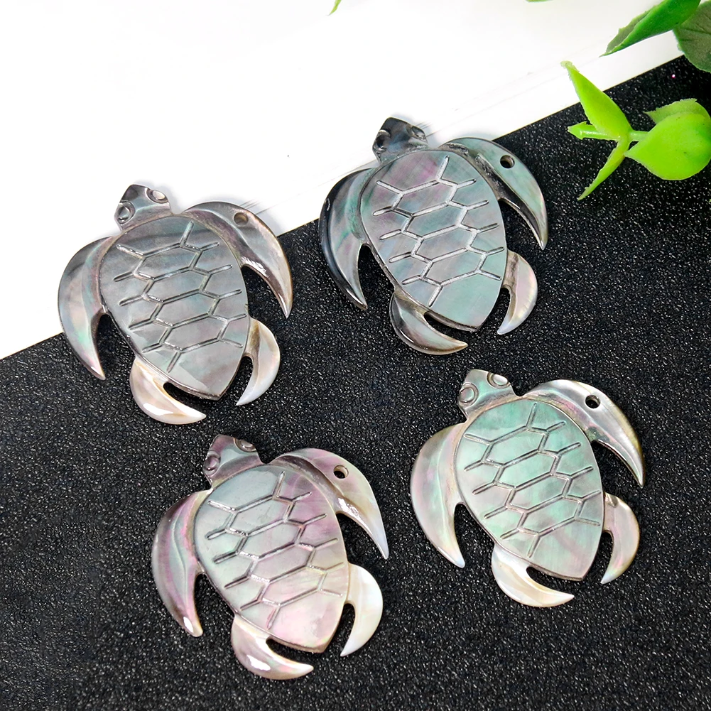 Muy Bien 2pcs Natural Black Mother of Pearl Carved Turtle Pendant Accessories Charms DIY Necklace Earrings Making Accessories